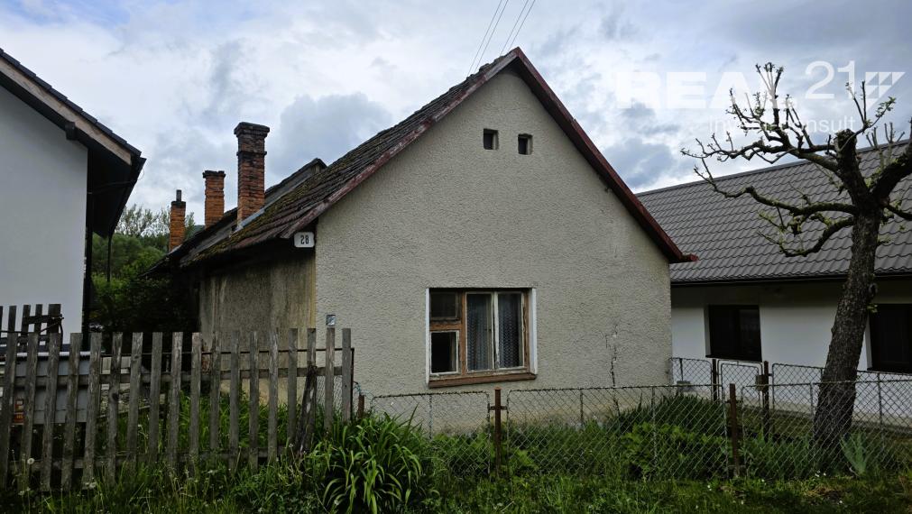 Na predaj starší rodinný dom v srdci malebnej obce Podskalie
