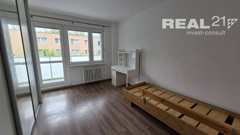 Na prenájom: Moderný 3-izbový byt po kompletnej rekonštrukcii – sídlisko SNP