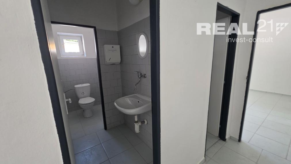 Prenájom výrobnej haly s administratívou – 317 m²