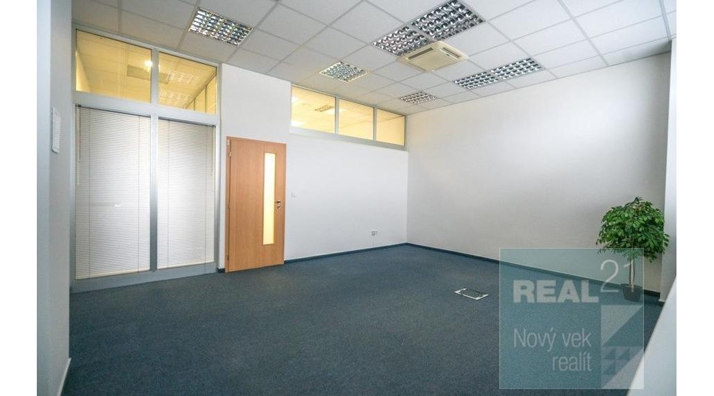 Ponúkame na prenájom administratívne priestory v centre mesta.