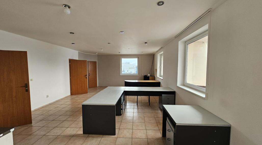 Exkluzívne u nás. Ponúkame na prenájom administratívne priestory s kompletným vybavením.