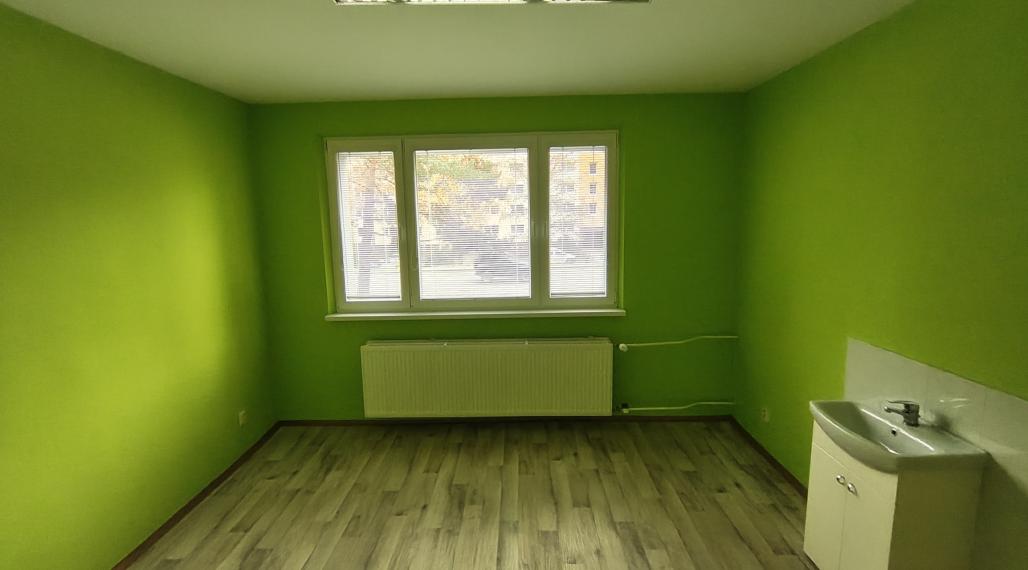 Ponúkame na prenájom 3 izbový nebytový priestor na sídlisku Hliny.