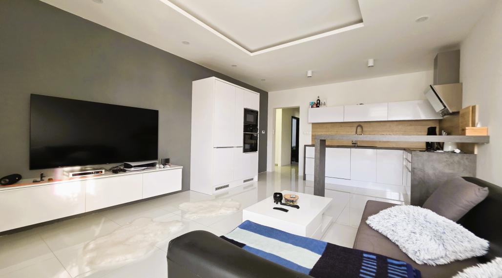 Krásny 3 izbový byt v projekte Europalace.