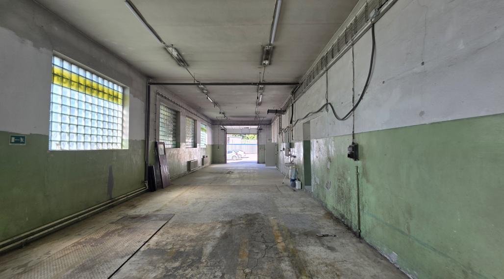 Prenájom výrobnej haly s administratívou – 317 m²