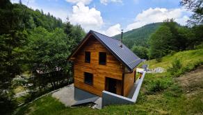 Moderná novostavba rekreačnej chaty v obci Horná Mariková. - fotografia 5