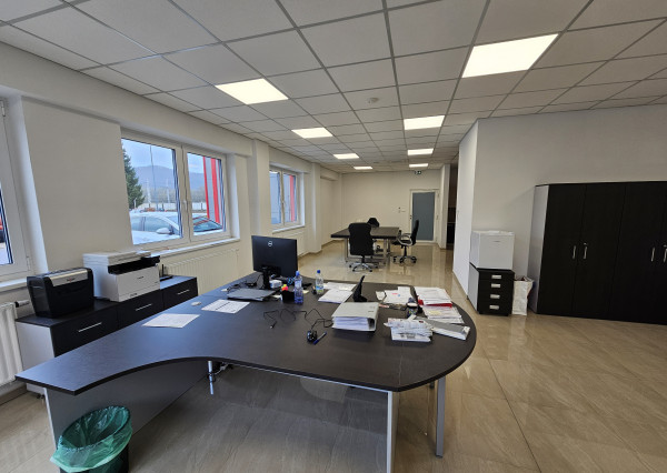 Moderné kancelárske priestory v areáli bývalých Považských strojární.