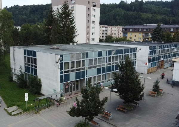 Polyfunkčná budova Považská Bystrica
