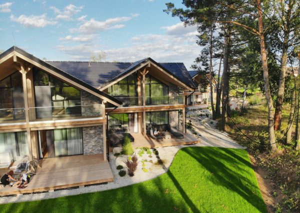 Krásny strešný 3 izbový apartmán s výhľadom na Lomnický štít priamo pri golfovom ihrisku. Možný odpočet DPH.