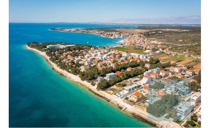 Ponúkame na predaj exkluzívnu modernú vilu nachádzajúcu sa v malebnom prímorskom mestečku Petrčane. - fotografia 21