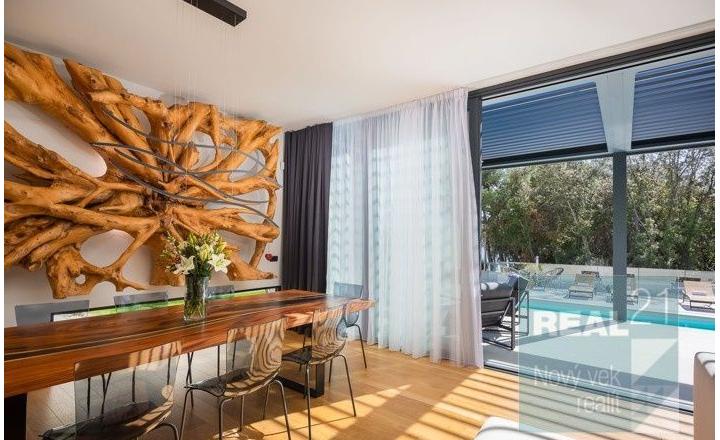 Ponúkame na predaj exkluzívnu modernú vilu nachádzajúcu sa v malebnom prímorskom mestečku Petrčane. - fotografia 50