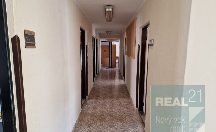 Exkluzívne u nás. Ponúkame na prenájom výrobno-skladový areál nachádzajúci sa v priemyselnej zóne pri ceste na Milochov. - fotografia 5