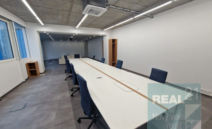 Exkluzívne u nás. Ponúkame na prenájom moderné nadštandardné administratívne priestory na Dobrovičovej ulici 8. v Bratislave. - fotografia 12