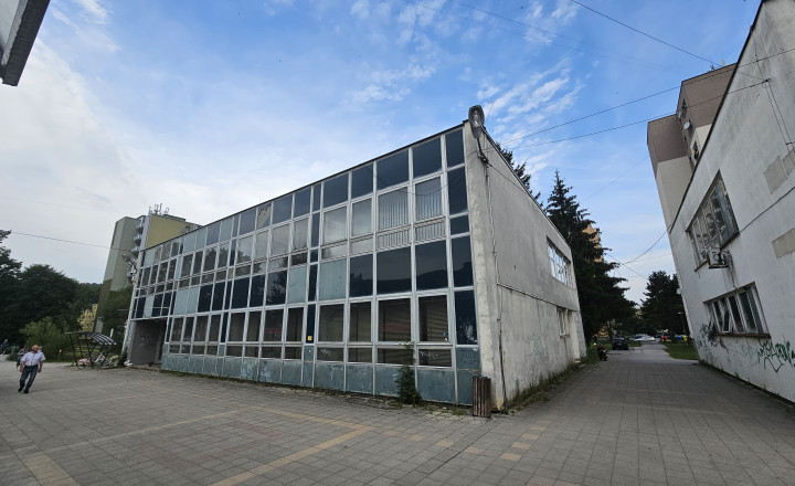 Polyfunkčná budova Považská Bystrica - fotografia 9