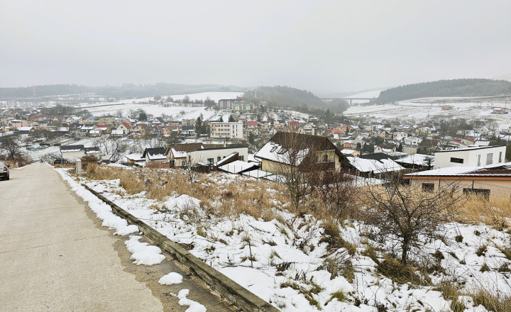 Krásny veľkometrážny pozemok v obci Sverepec. - fotografia 1