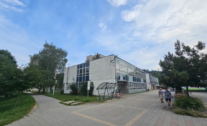 Polyfunkčná budova Považská Bystrica - fotografia 3