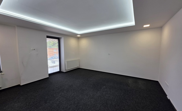 Ponúkame na prenájom kanceláriu v centre mesta o ploche 31m2 - fotografia 1