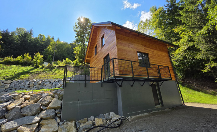 Moderné novostavby rekreačných chát v obci Horná Mariková. - fotografia 3