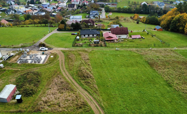 Na predaj krásny slnečný pozemok so stavebným povolením. Horný Lieskov. - fotografia 1