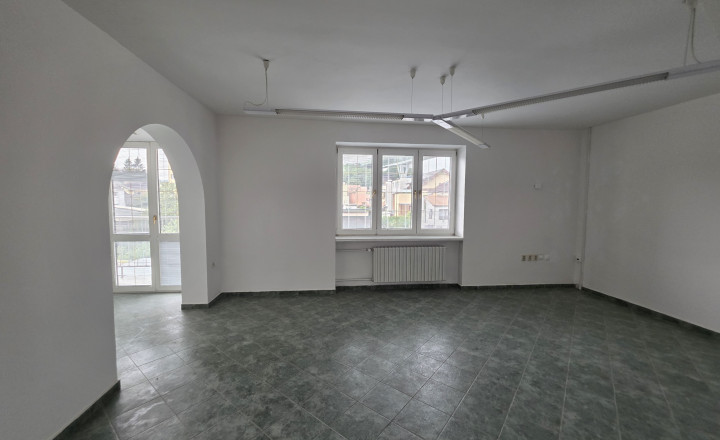 Moderné administratívne priestory v centre mesta. Železničná ulica. - fotografia 1