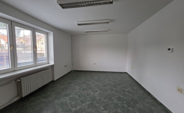 Moderné administratívne priestory v centre mesta. Železničná ulica. - fotografia 4