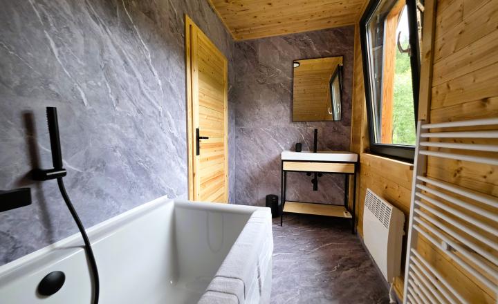 Moderná novostavba rekreačnej chaty v obci Horná Mariková. - fotografia 12