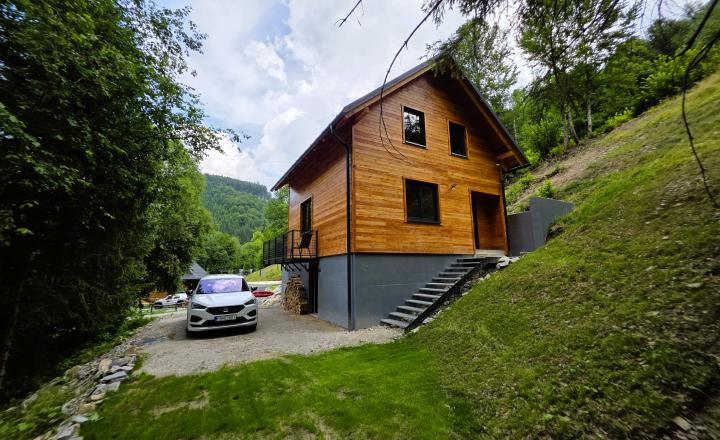 Moderná novostavba rekreačnej chaty v obci Horná Mariková. - fotografia 3