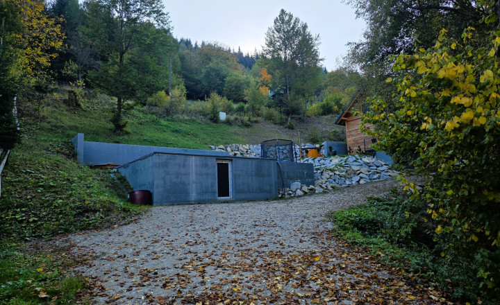 Stavebný pozemok na rekreačnú chatu so stavebným povolením a pivnicou. Horná Mariková. - fotografia 6
